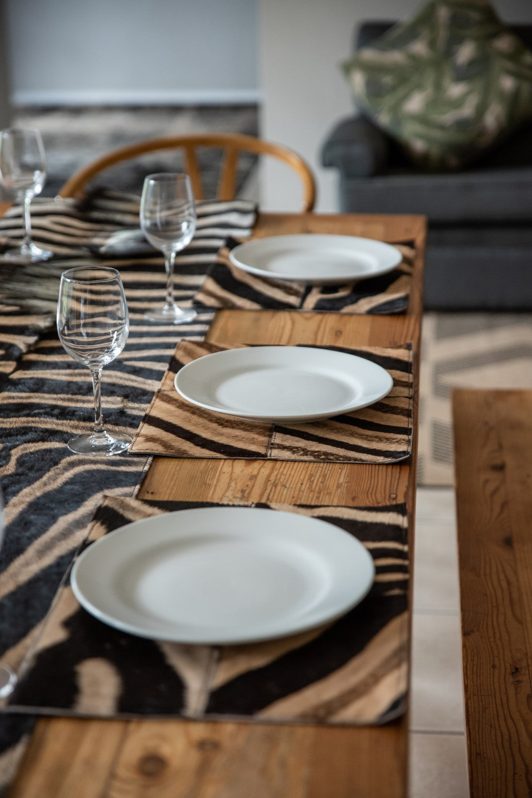 Zebra Table Runner + 6 Placemats